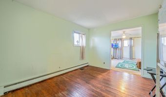 38 Somerset Rd E, Amityville, NY 11701