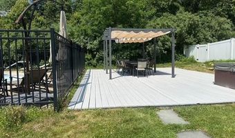 7 Hidden Meadows Dr, Charlestown, RI 02813