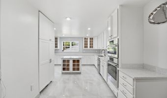 6219 CRESTWOOD Dr, Alexandria, VA 22312
