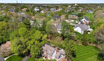 14 Cambridge Circle Ct, Ballwin, MO 63011