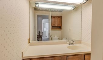 35 Maple Ave, Villas, NJ 08251