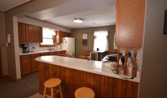1005 6th St, Britton, SD 57430