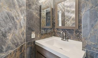 8703 VILLAGE GREEN Ct, Alexandria, VA 22309