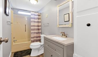 914 Jacaranda Dr, Barefoot Bay, FL 32976