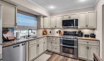 5 Sloop Ct, Barnegat, NJ 08005