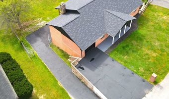 413 TANGLEWOOD Dr, Princeton, WV 24740