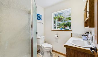 402 Tanglewood Rd, Arcata, CA 95521