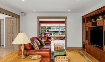 44 Tall Tree Rd, Middletown, NJ 07748