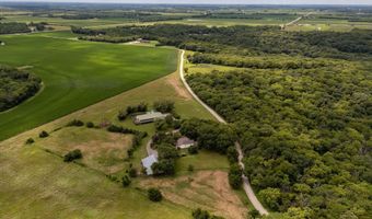 662 E 1452 Rd, Baldwin City, KS 66006