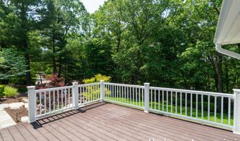 1977 EMERALD GLEN Ct NE, Ada, MI 49301