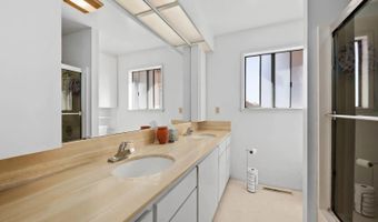 2231 Oak Hill Dr, Escondido, CA 92027