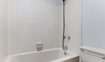 2420 E Alberson Dr, Albany, GA 31721