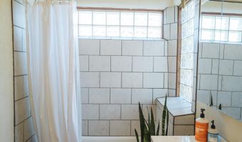38 Tres Lomas, Arroyo Hondo, NM 87529