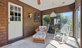 4 Karen Ln, Bristol, RI 02809