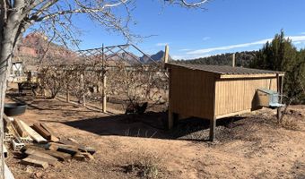 893 Foothill Dr, Apple Valley, UT 84737