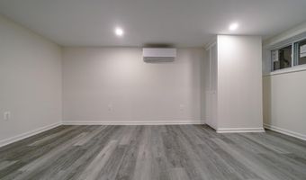 917 EMERSON St NW, Washington, DC 20011