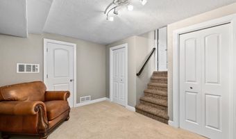 6914 CORDOVA Dr, Cheyenne, WY 82009