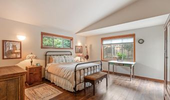 2354 NW Summerhill Dr, Bend, OR 97703