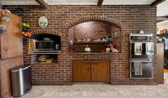 186 Schaeffer Rd, Bethany, CT 06524