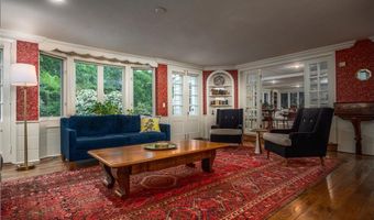 2 Cherry Ln, Bristol, RI 02809