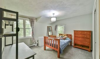 48 Central St, Auburn, MA 01501