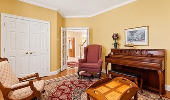 36 Overlook Dr 36, North Kingstown, RI 02852