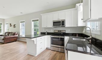16 Frontier Way, Arundel, ME 04046