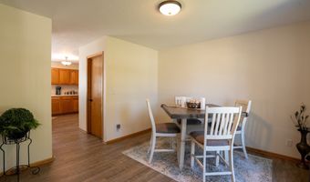 1211 10th Ave SE, Altoona, IA 50009