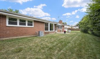 1110 S Fernandez Ave, Arlington Heights, IL 60005