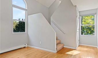 24 Smith St, Lincoln, RI 02865