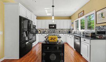 5368 Pinnacle Ct, Ann Arbor, MI 48108