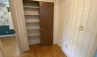 1007 Julian Ave, Albertville, AL 35976