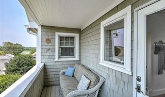 33 Withington Rd, Narragansett, RI 02882