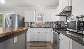 1032 Virginia Ave, Bauxite, AR 72011