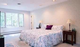 65 Huguenot Dr, East Greenwich, RI 02818