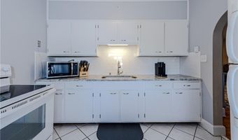 10 Pell St 3B, Newport, RI 02840