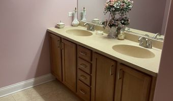 1210 N Foxdale Dr 109, Addison, IL 60101