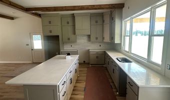6892 Detonti Rd, Bauxite, AR 72011