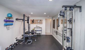 96 Pond View Dr, Auburn, NH 03032
