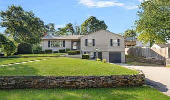 83 FESSENDEN St, Warwick, RI 02886