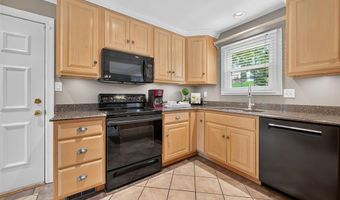 1351 Rusticview Dr, Ballwin, MO 63011