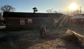 8810 Green Point Dr, Altus, AR 72821