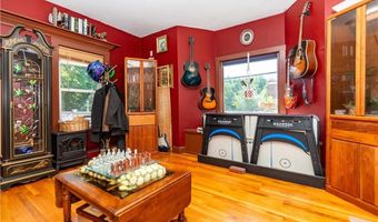45 High St, Burrillville, RI 02859