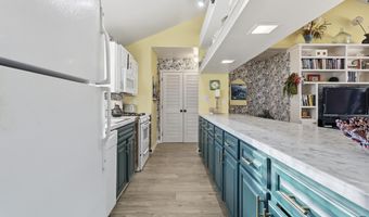 128 Lee St, Biloxi, MS 39530