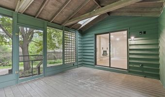 929 E NORTHWOOD Dr, Appleton, WI 54911