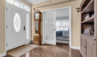 7 Woodlake Ct, Barnegat, NJ 08005