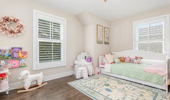 26 S Chestnut Ave, Arlington Heights, IL 60005