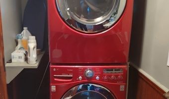 933 E Broadway 1, Boston, MA 02127