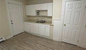 14 Lester St 3L, Ansonia, CT 06401