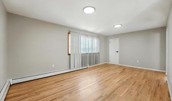 16 OAK St, Bayonne, NJ 07002